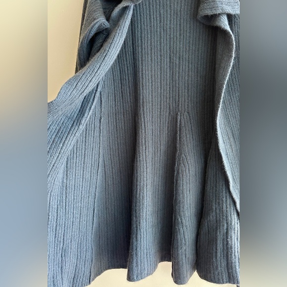Carmen Marc Valvo Steel Blue Cozy Open Front Cardigan Sweater, Size Small - Picture 10 of 16